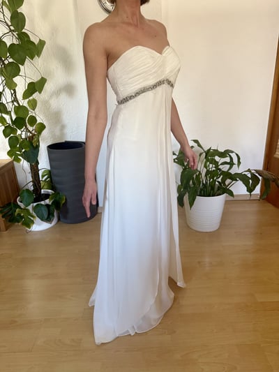 Chiffonkleid mit kurzer Schleppe 