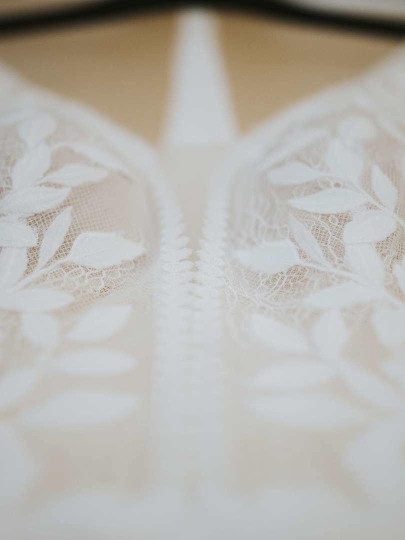 Elizabeth E-5666T - A-Linie mit Spitze