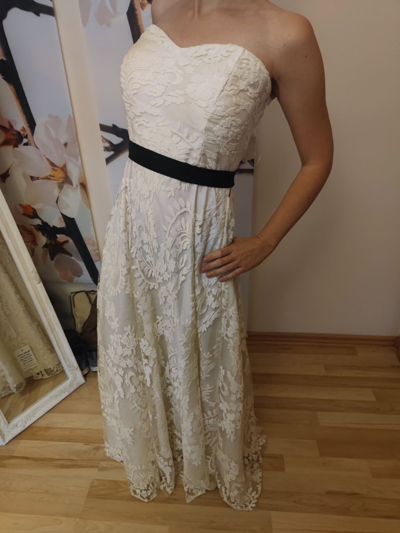 Gina Bacconi Mariah Cream Lace Dress