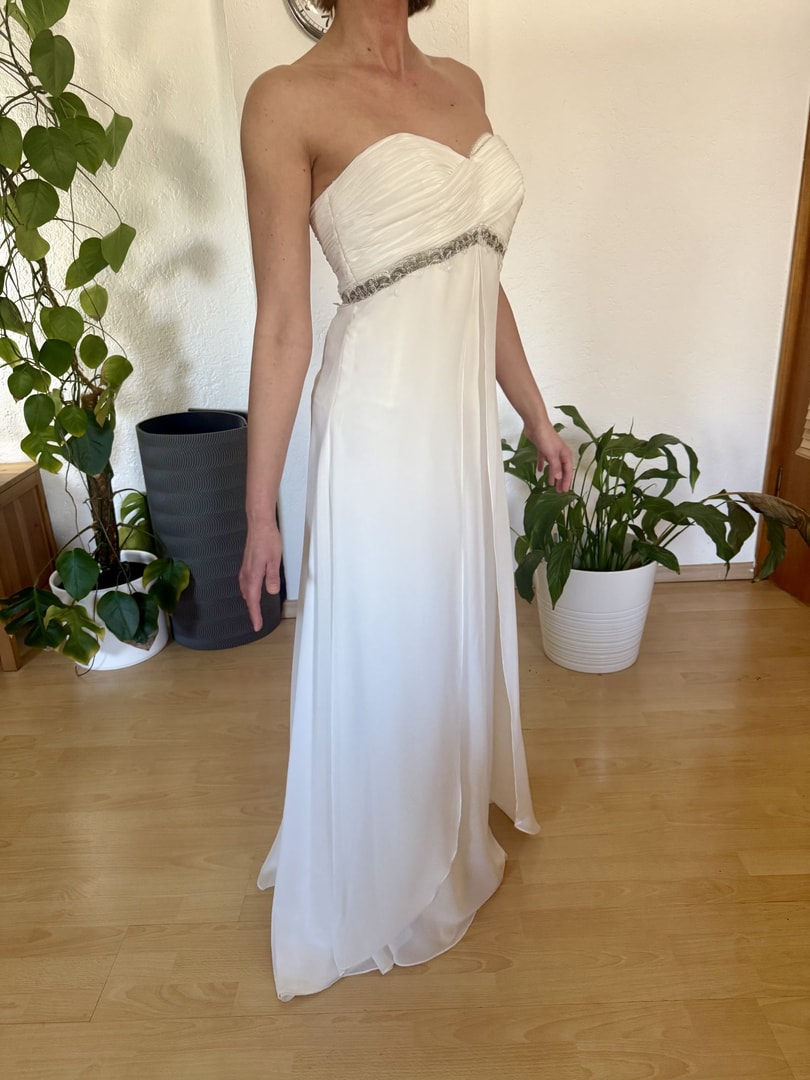 Chiffonkleid mit kurzer Schleppe 