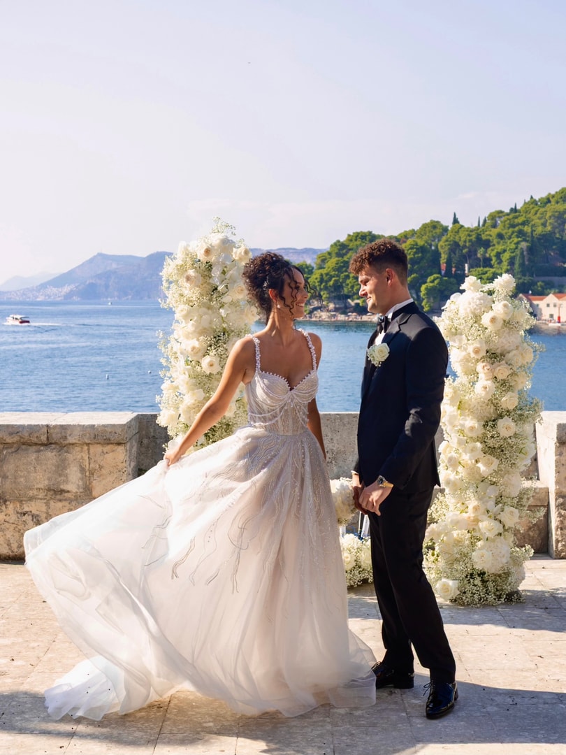 Amaryllis by Anna Kuznetsova (Designerkleid mit Perlen)