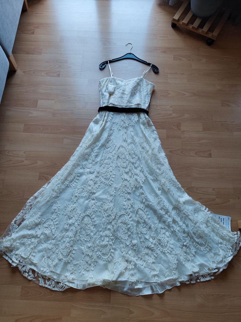 Gina Bacconi Mariah Cream Lace Dress