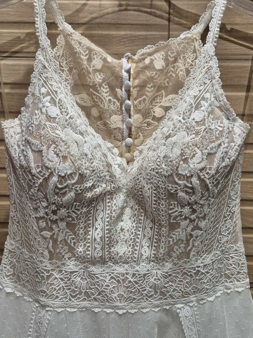 Brautkleid mit Trägern