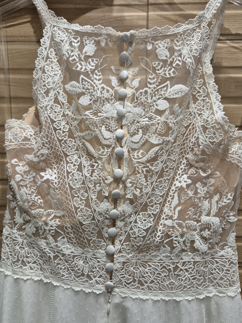 Brautkleid mit Trägern