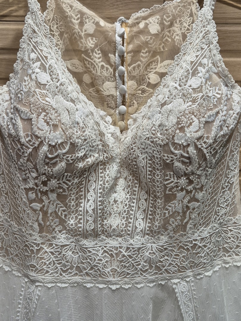 Brautkleid mit Trägern