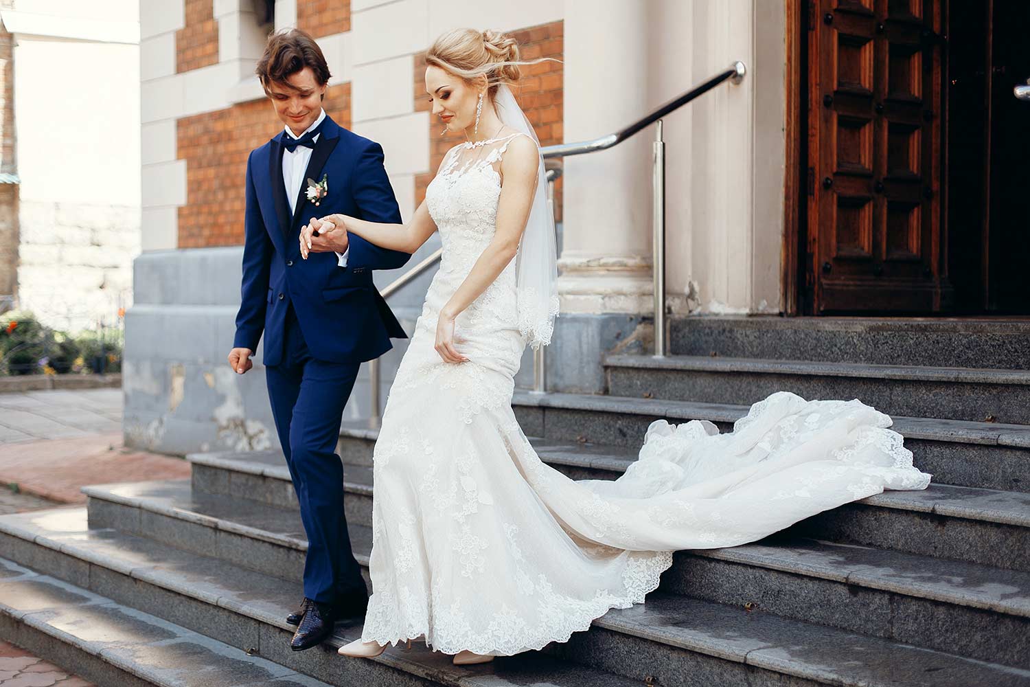 Brautkleider in Lang! – Das sind die schönsten Brautstylings