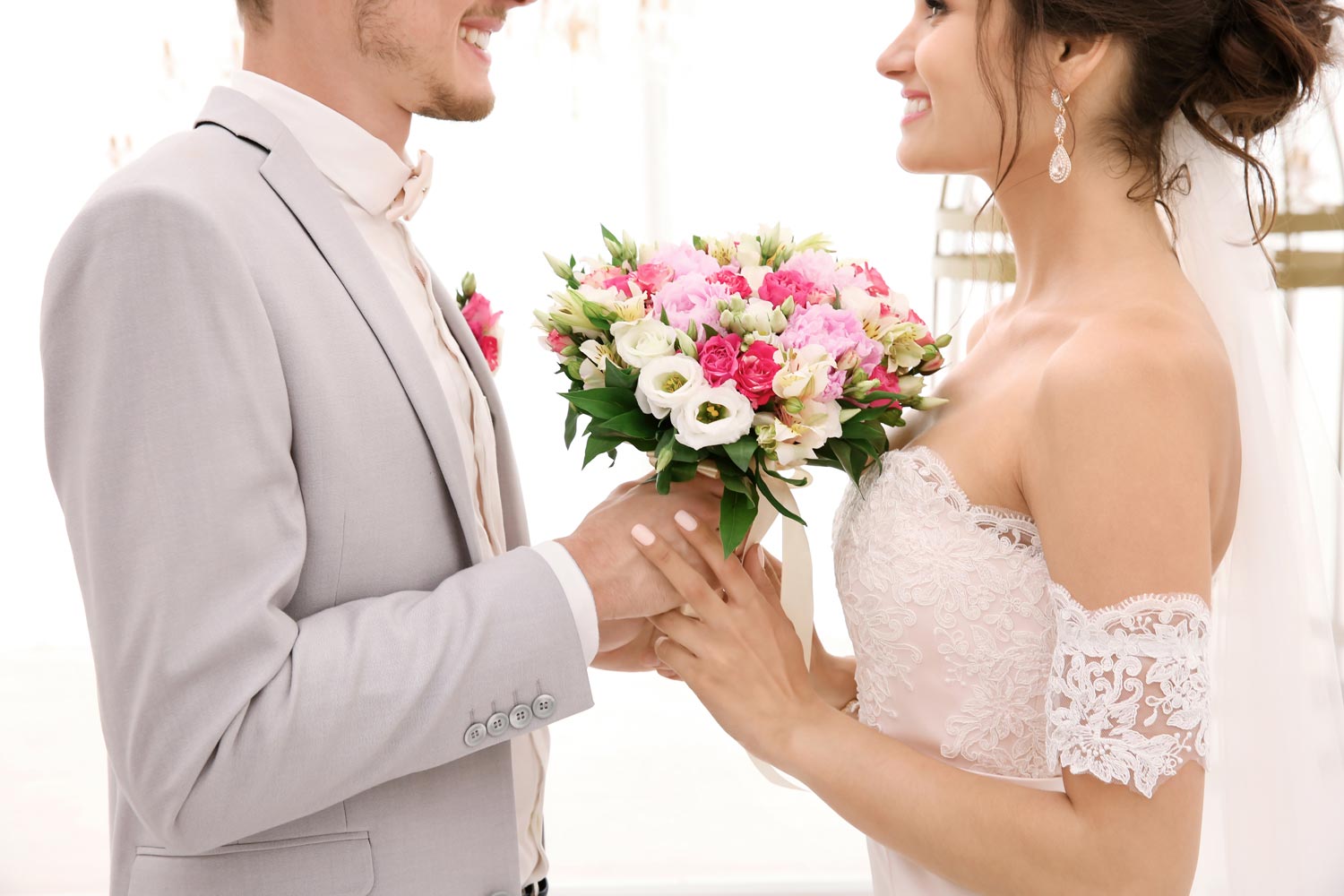 Das Brautkleid mit Carmen Ausschnitt