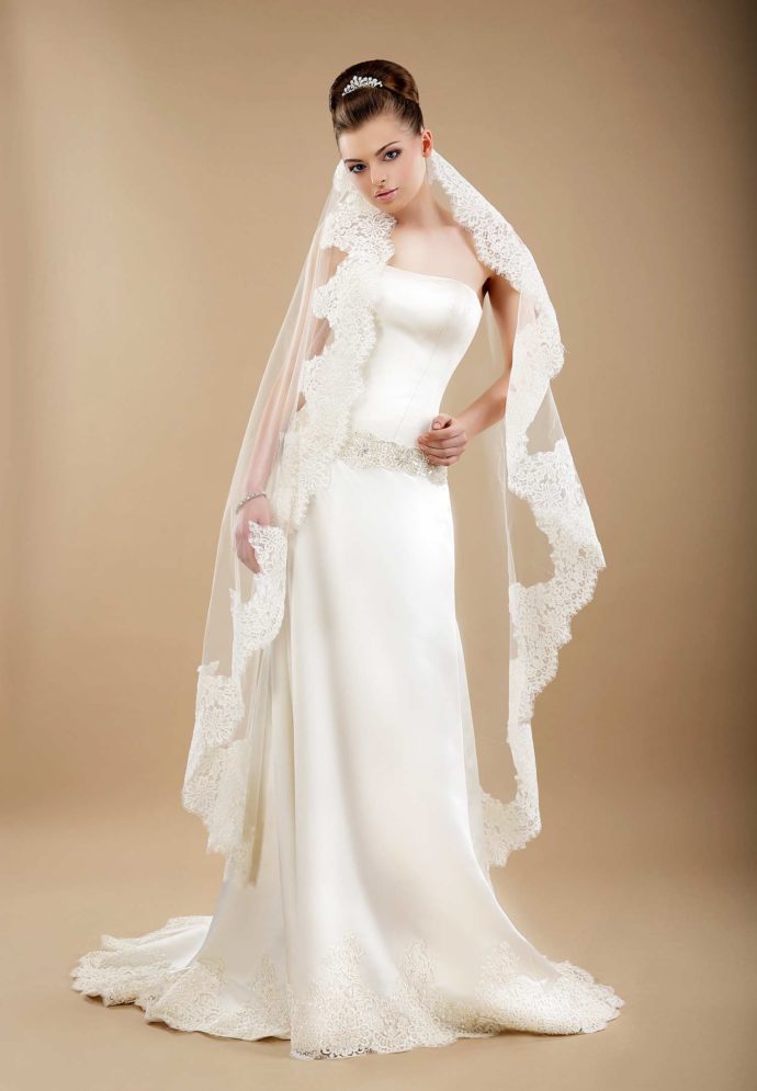 Schlichtes Hochzeitskleid